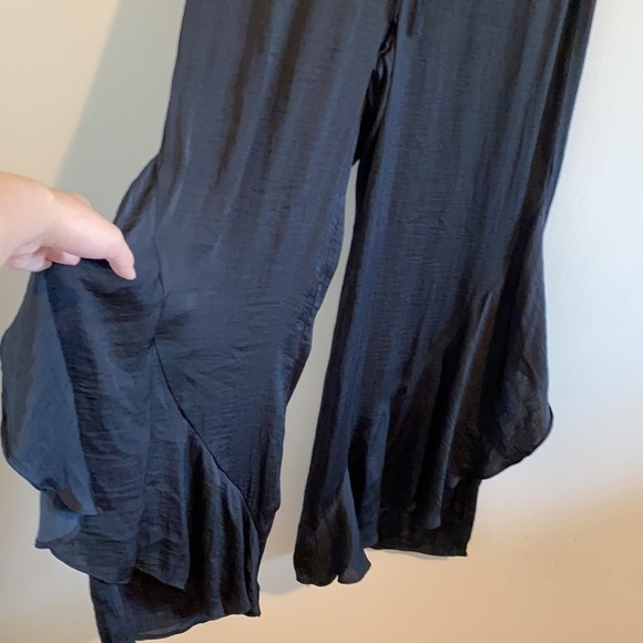 VICTORIA’S SECRET black satin ruffled bottom pants - Picture 3 of 3